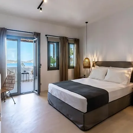 Parea - Adults Only * Parikia (Paros)