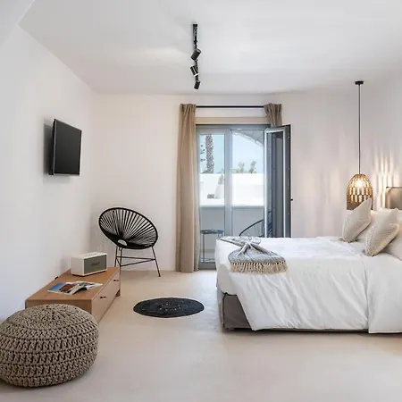 Parea - Adults Only * Parikia (Paros)